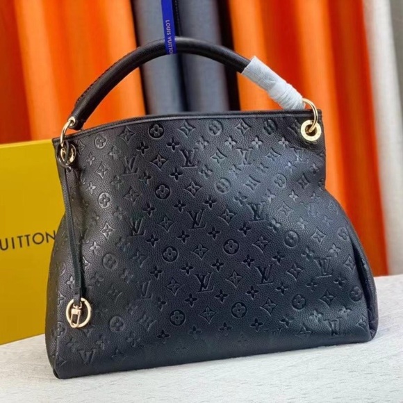 ❤️Louis Vuitton Empreinte Artsy MM Shoulder Bag - Picture 1 of 8
